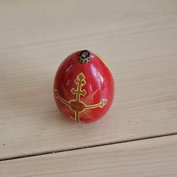 Vintage Wood Painted Religious Egg Ornament - Picture 4 of 4
